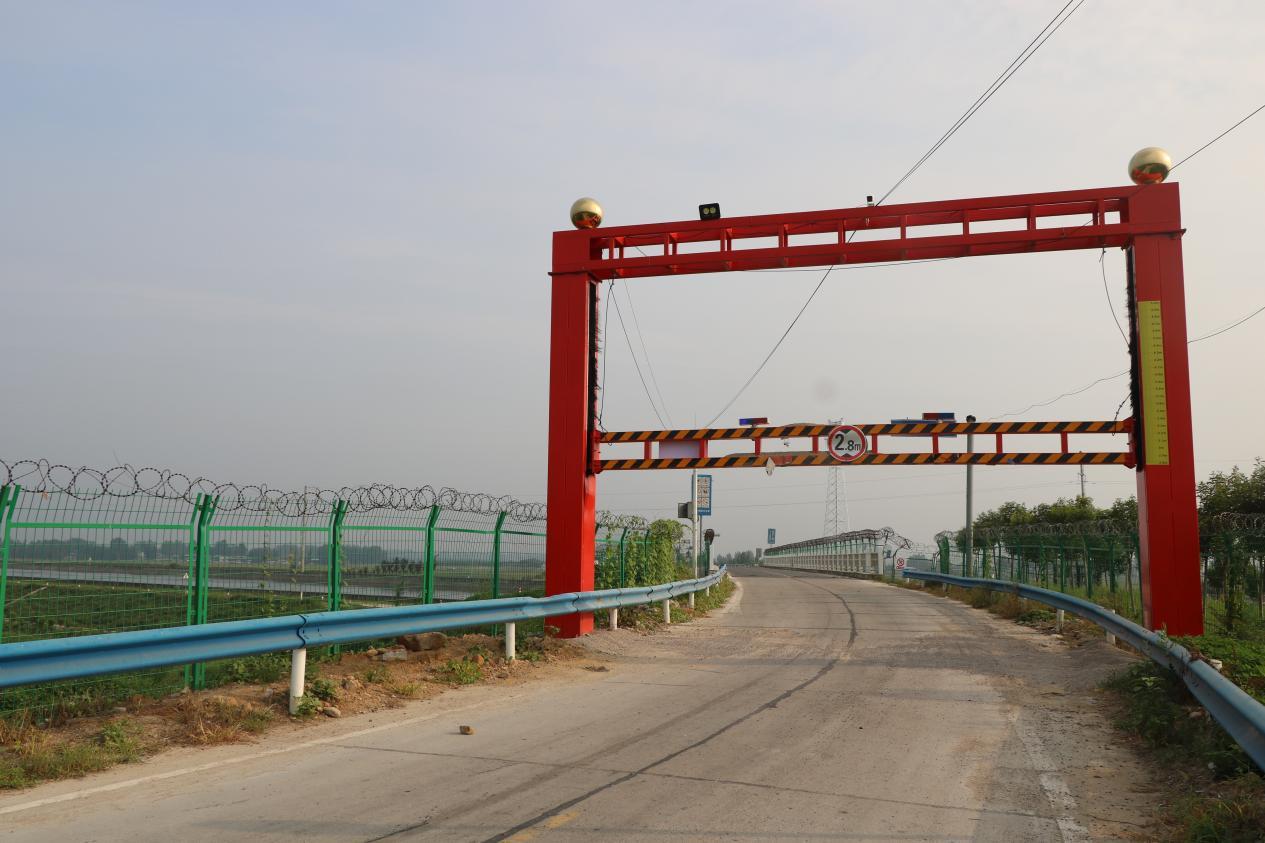 公路自动升降限高杆(自动升降限高架制作)